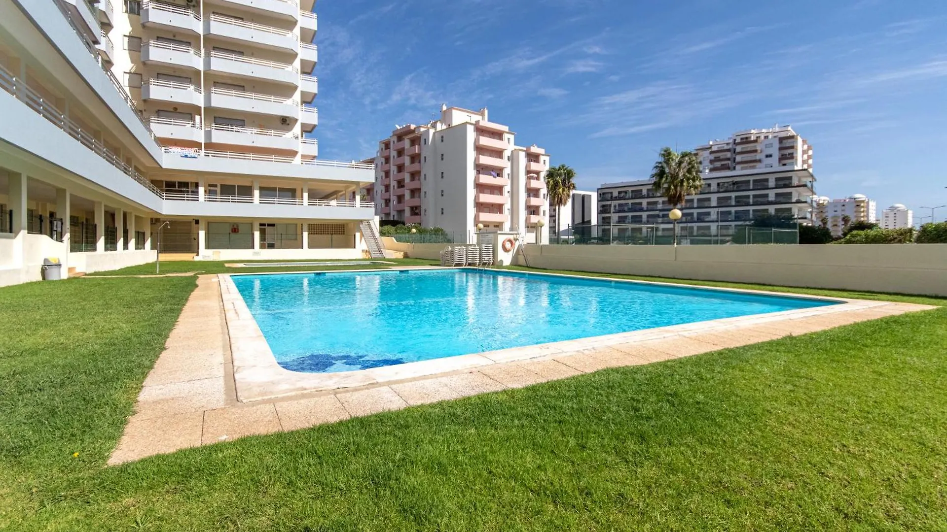 Casa Dos Arcos: Seaside Studio with Pools and Views Portimao Apartment